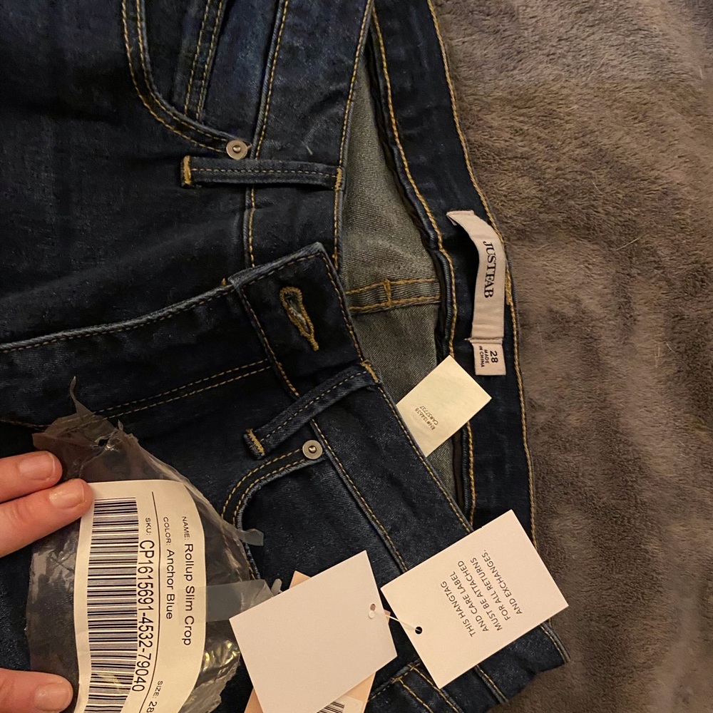 NWTs JustFab jeans size 28